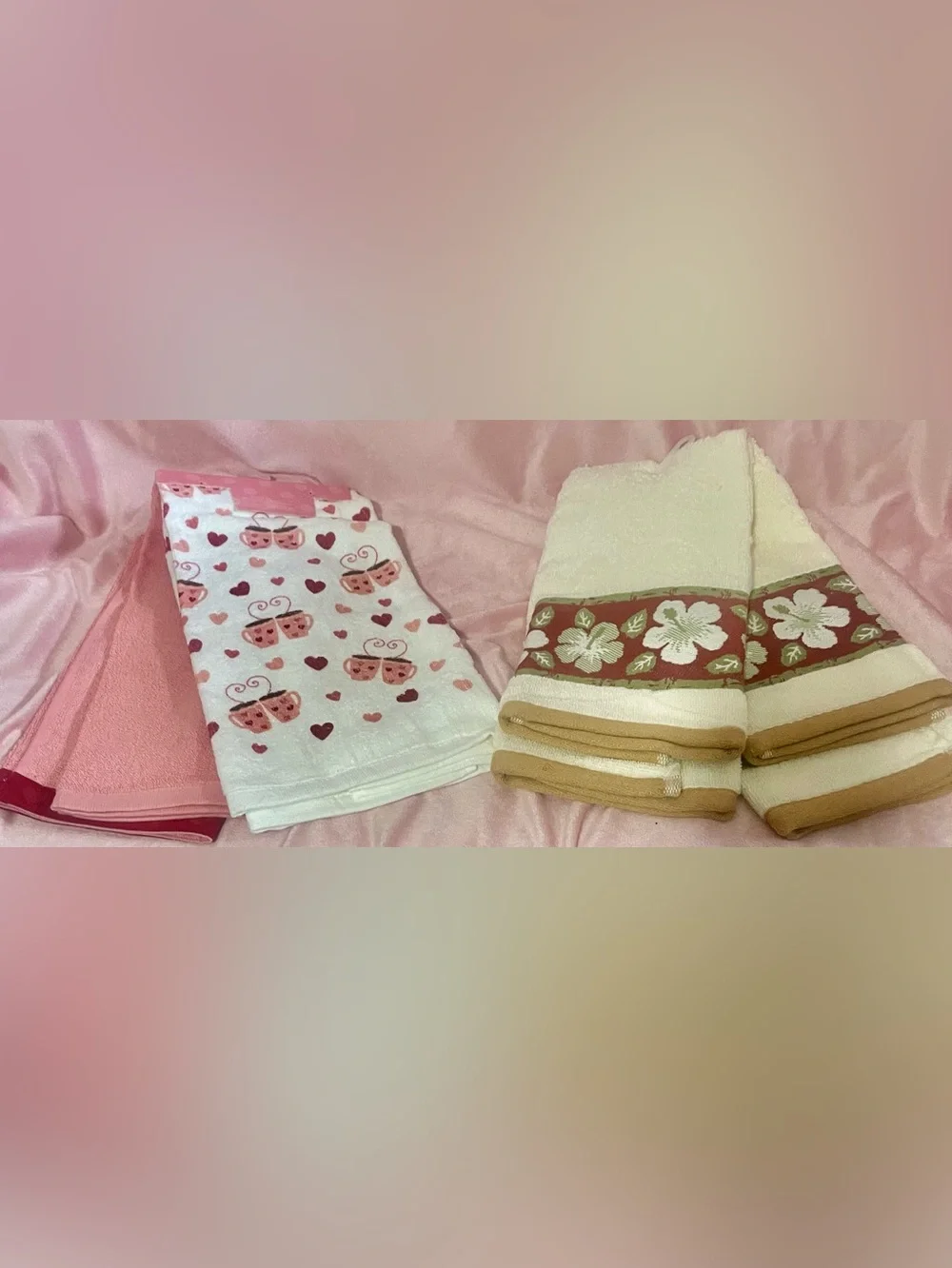 Set of 4 Decorative Kitchen Towels - Heart & Floral Designs